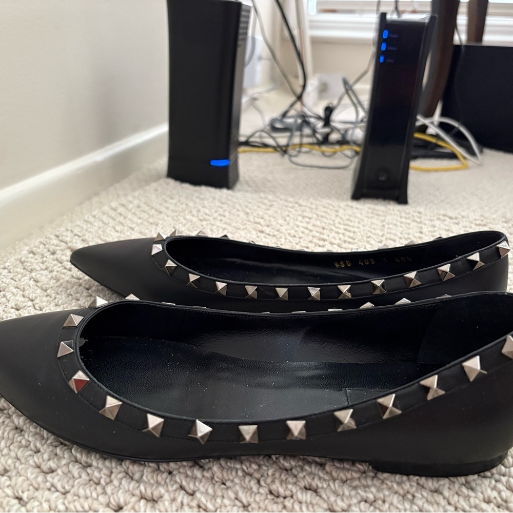 Authentic Valentino Black Flats with Gold Studs 40.5 - Picture 4 of 7